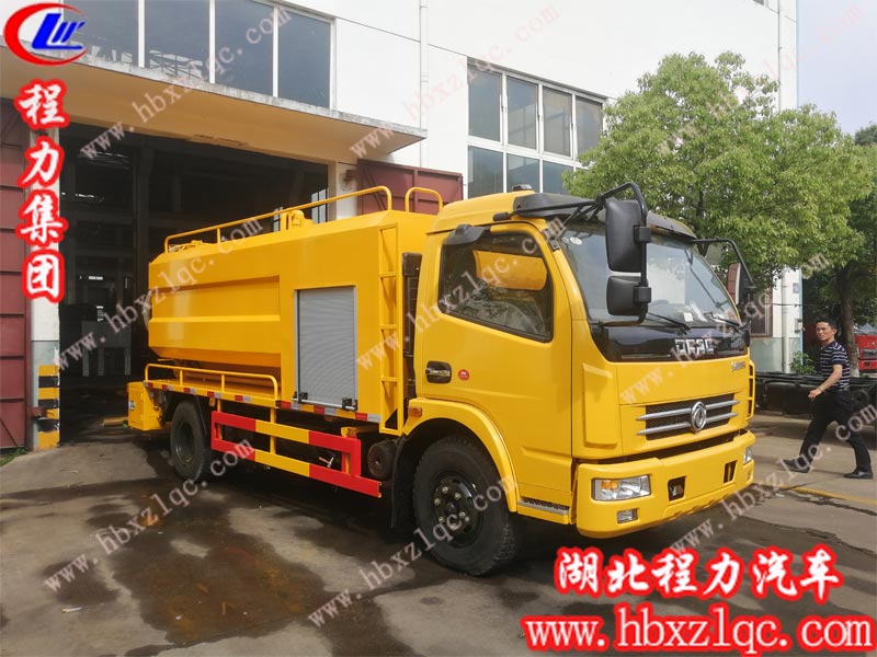 湖北程力集團(tuán)清洗吸污車(chē)遠(yuǎn)見(jiàn)聞名，深受廣大客戶(hù)追捧的多功能寶車(chē)！