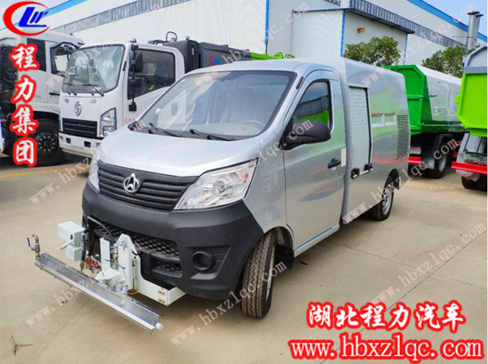 湖北程力專用汽車有限公司長安路面養(yǎng)護(hù)車做城市環(huán)境好幫手！