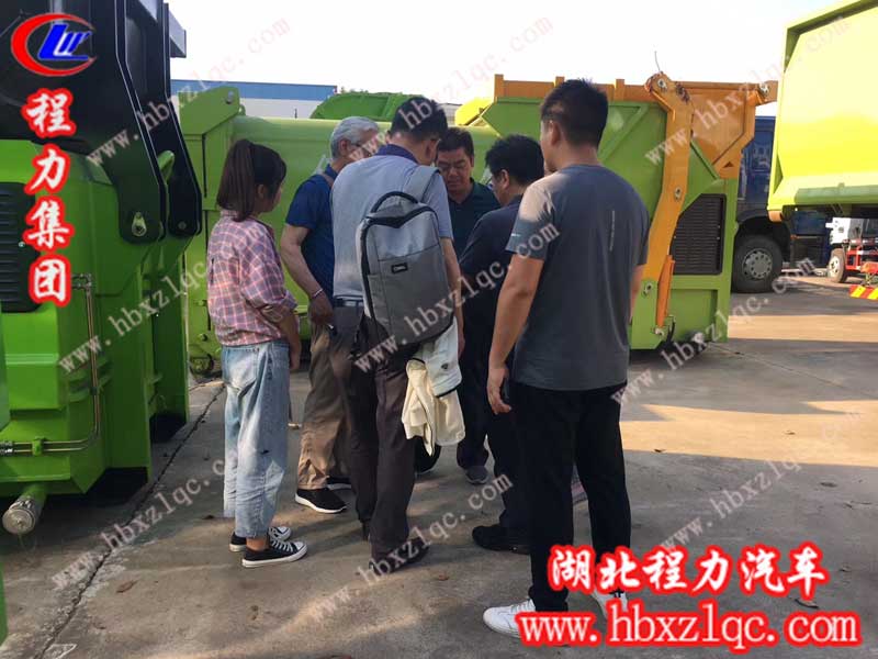 雄赳赳、氣昂昂、跨過太平洋——湖北程力集團(tuán)聯(lián)體壓縮垃圾站出口韓國啦