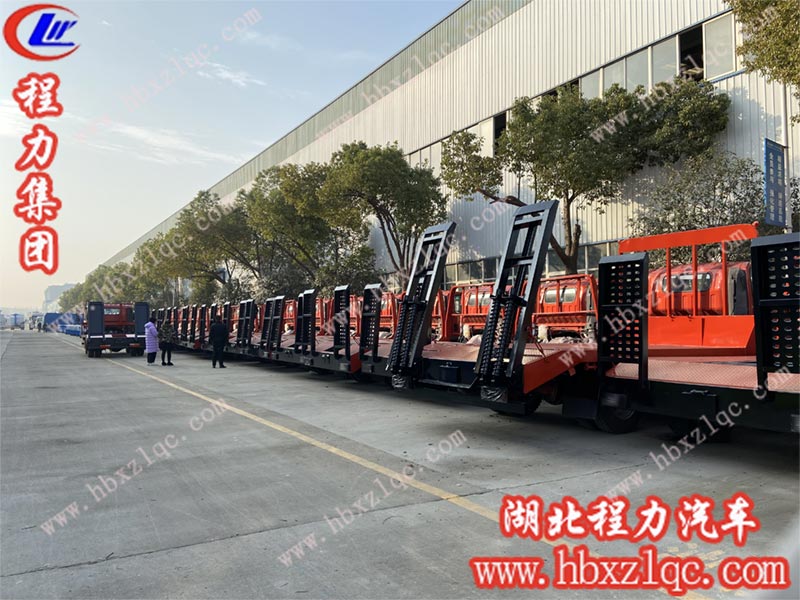 程力平板運(yùn)輸車(chē)，拖車(chē)?yán)洏訕有? title=