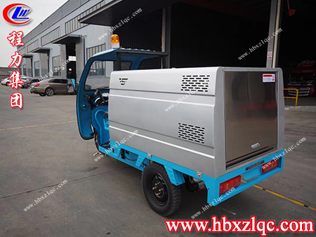 伸縮靈活，可360°旋轉(zhuǎn)，程力牌三輪高壓清洗車(chē)實(shí)現(xiàn)無(wú)死角清洗作業(yè)
