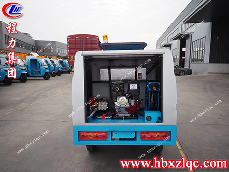 伸縮靈活，可360°旋轉(zhuǎn)，程力牌三輪高壓清洗車(chē)實(shí)現(xiàn)無(wú)死角清洗作業(yè)